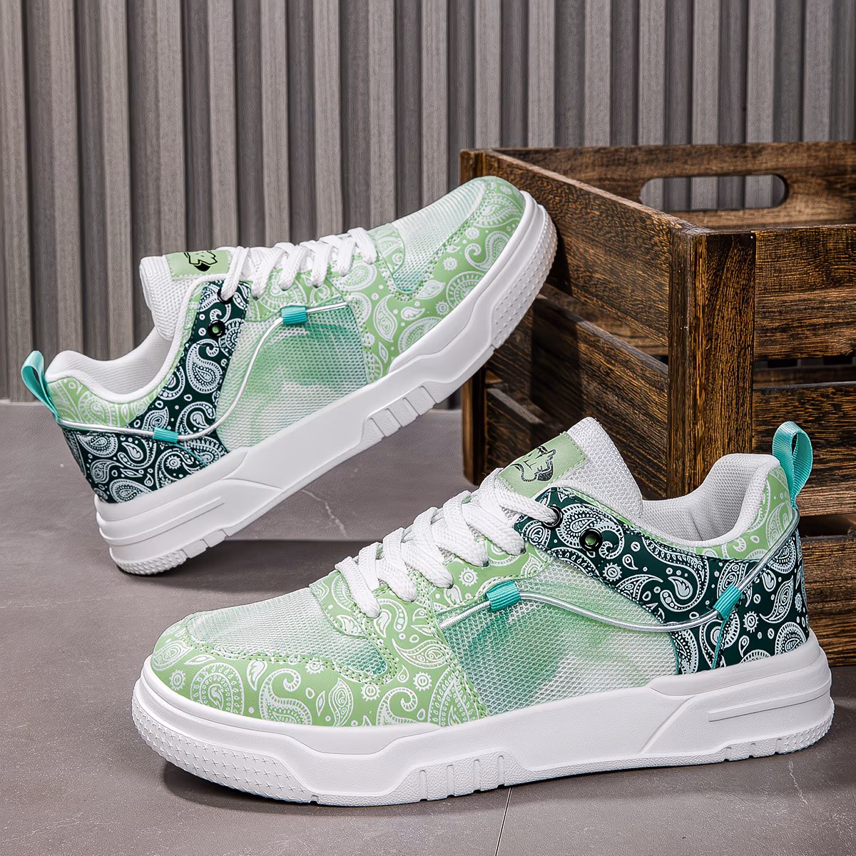  Sneakers