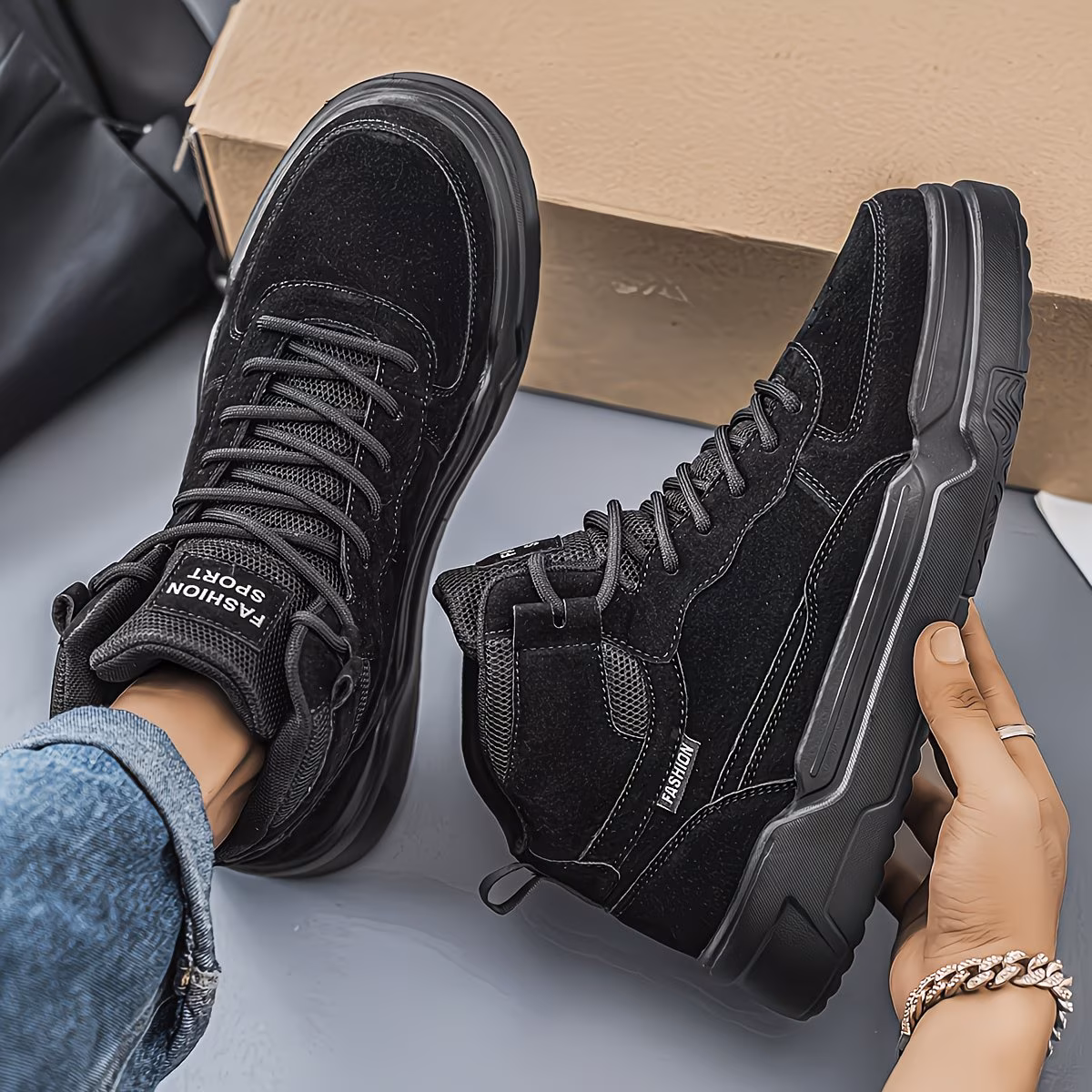  Sneakers