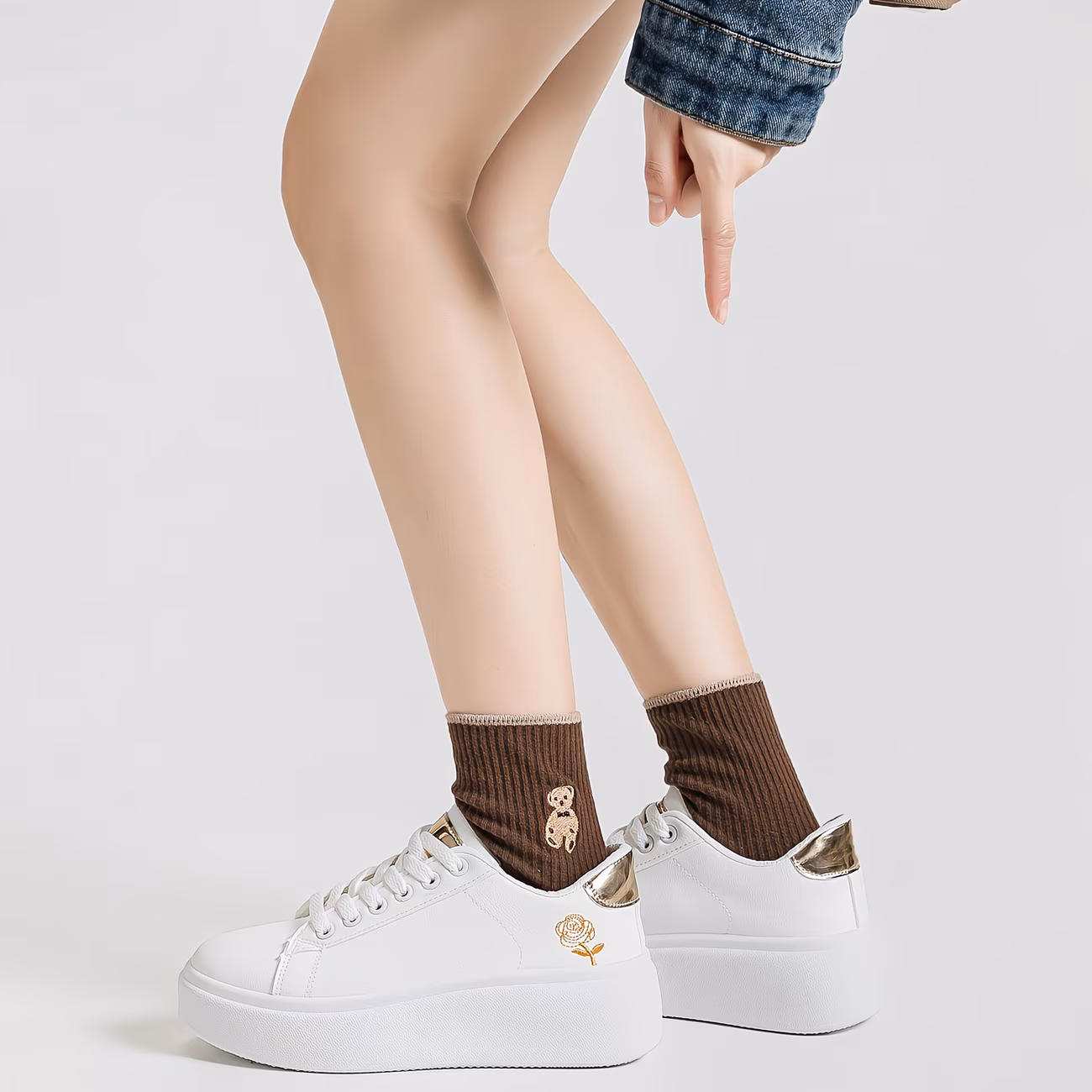  Sneakers