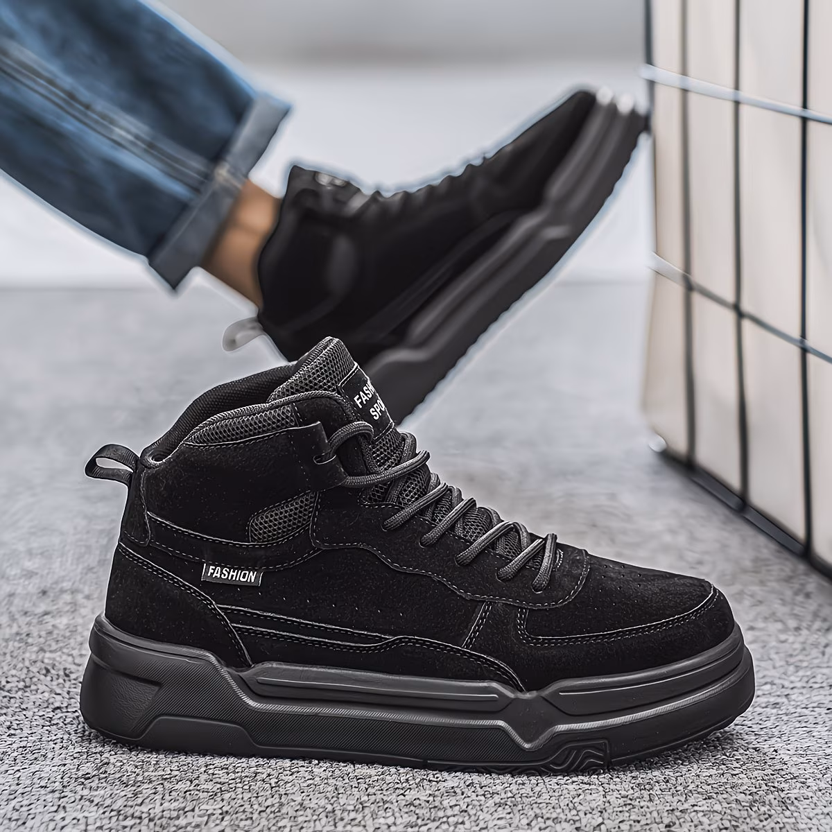  Sneakers