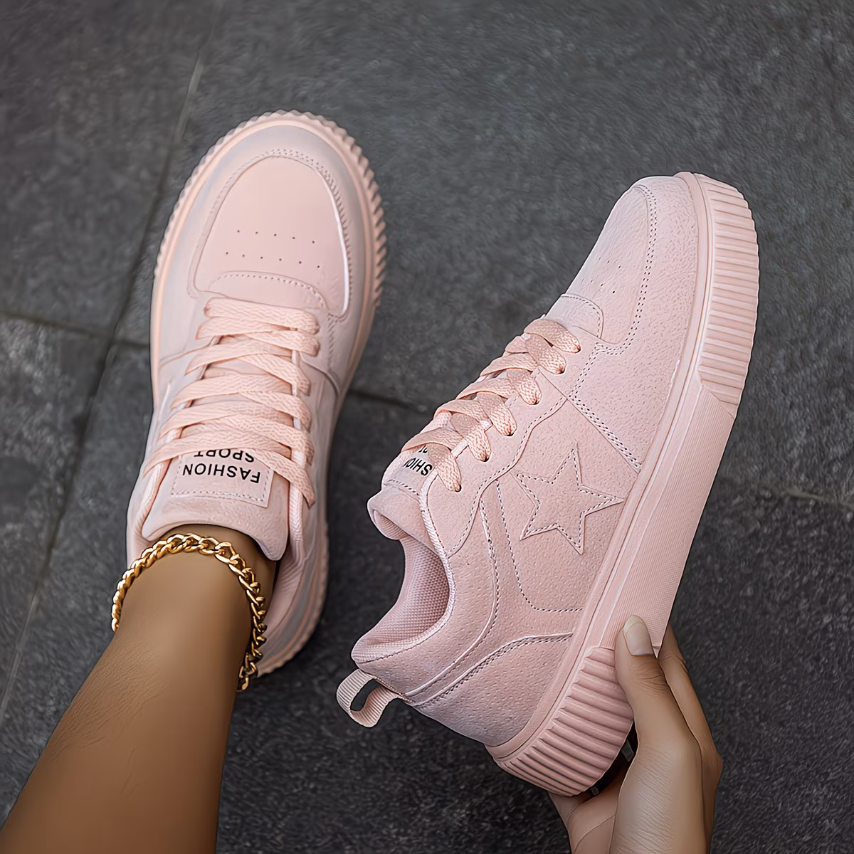  Sneakers