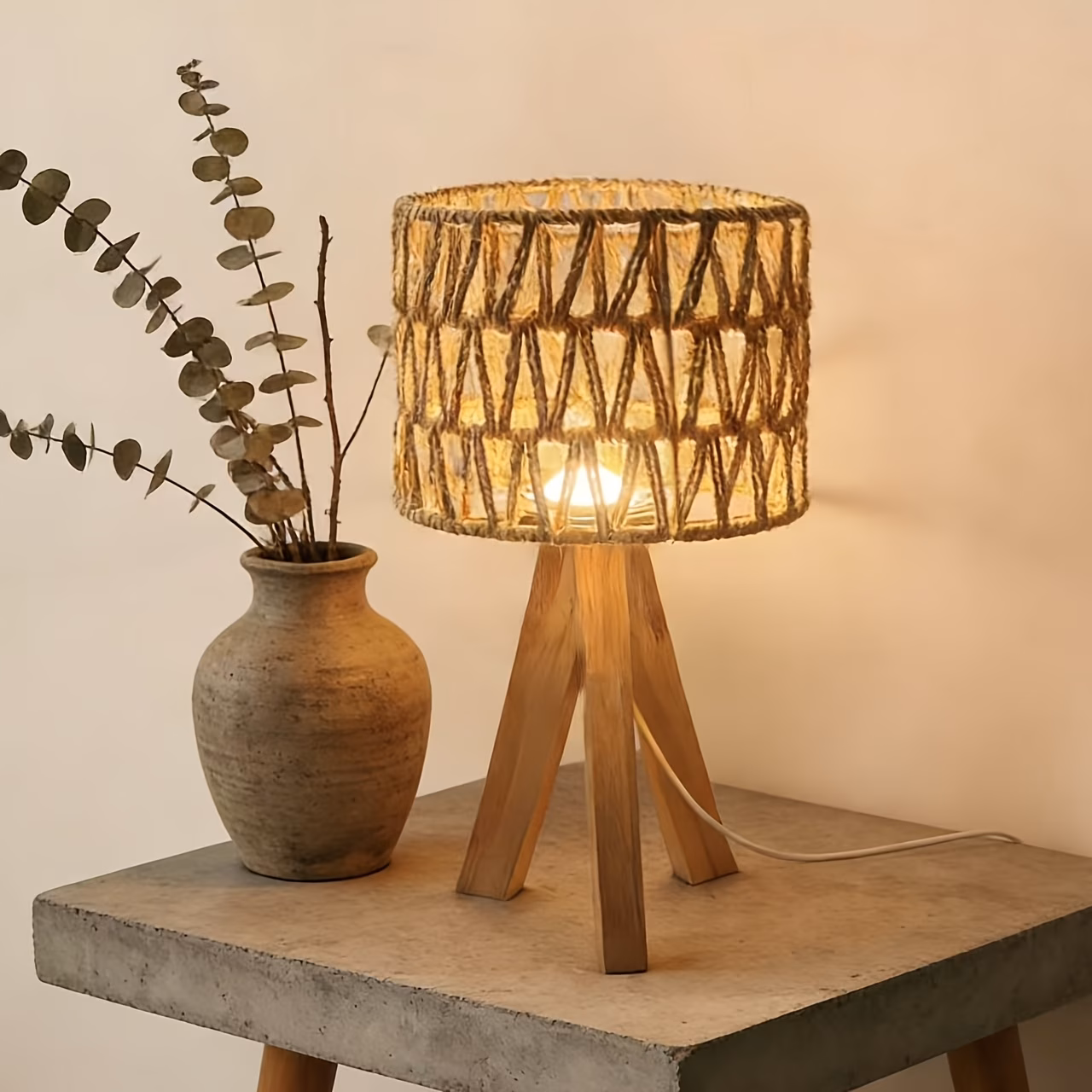 Rattan Woven Hollow Table Lamp