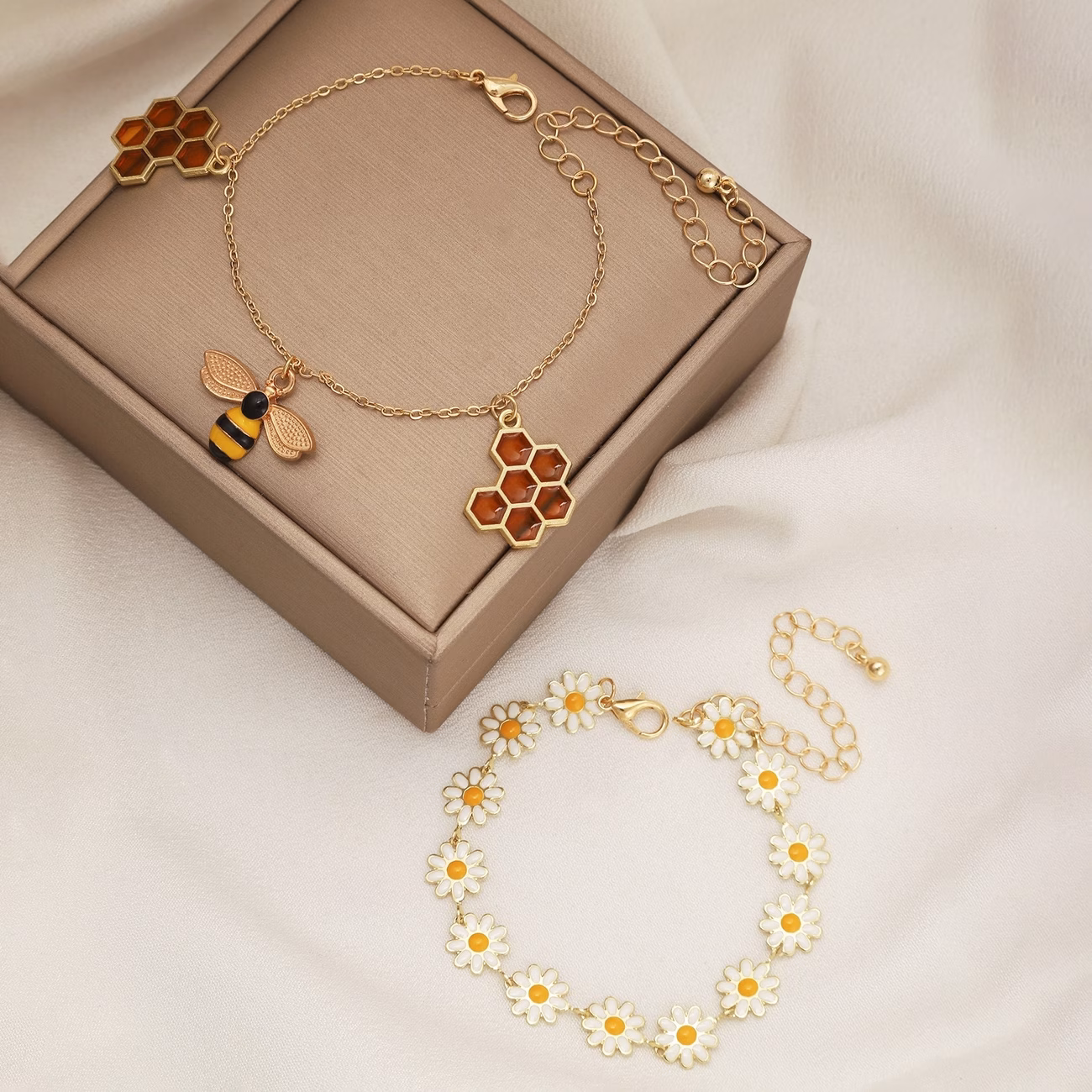  bracelet 