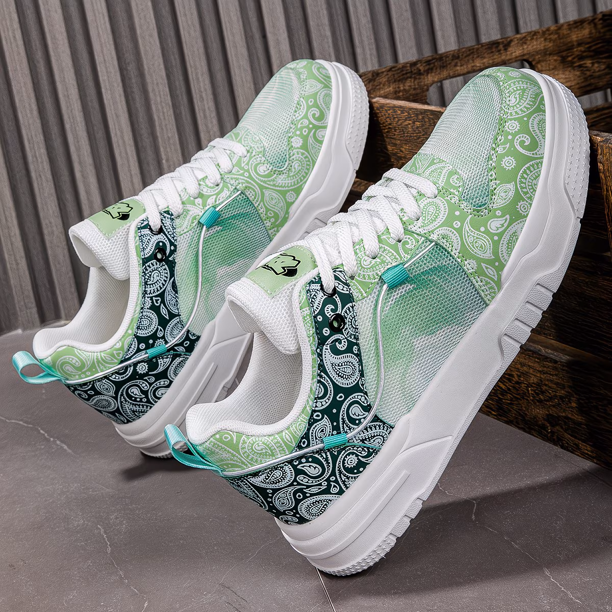  Sneakers