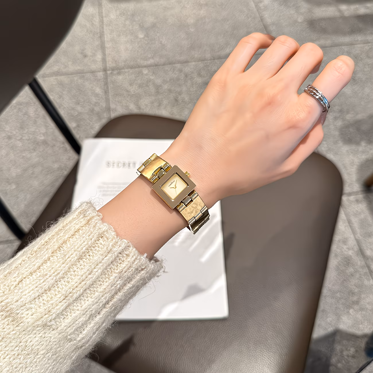  Women's Watch